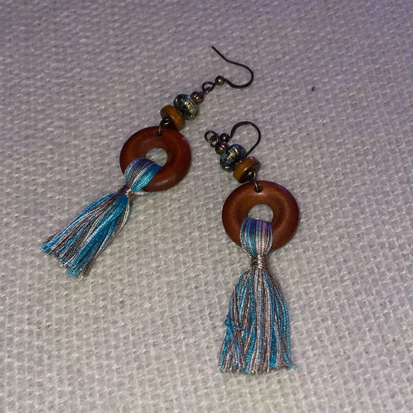 Fun Wood tassel earrings - Picture 1 of 2